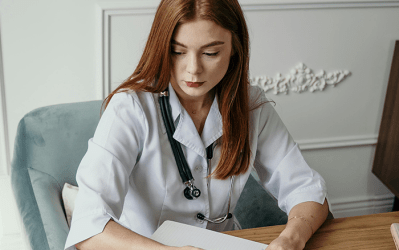 Soins médicaux : bientôt une interdiction des suppléments d’honoraires